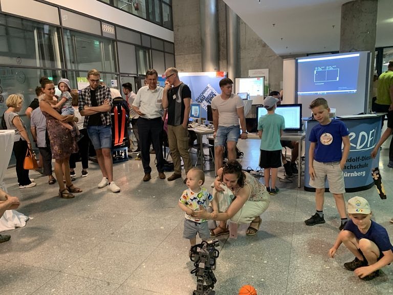 Berufs- und Wirtschaftspädagogik auf dem 100. Geburtstag der WiSo