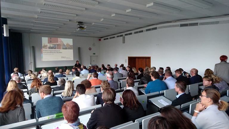 Austausch mit den Kontaktlehrkräften